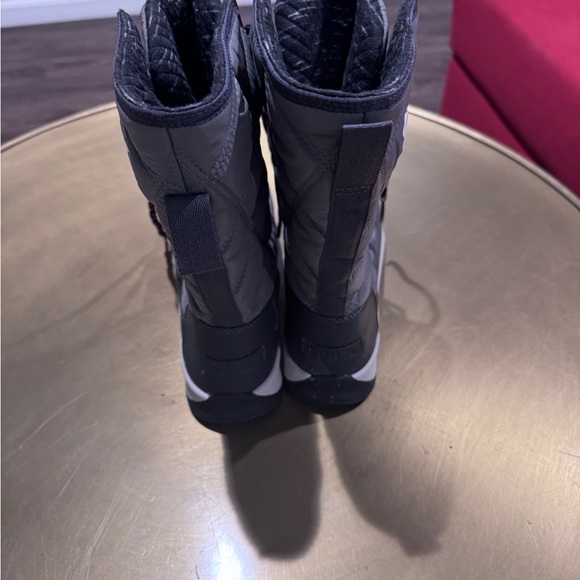Sorel Gray Quilted Women's Boots size 9 - Picture 3 of 4
